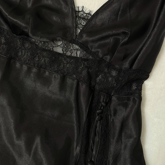 Fredrick’s of Hollywood slip - Picture 2 of 5